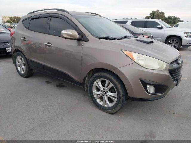  Salvage Hyundai TUCSON