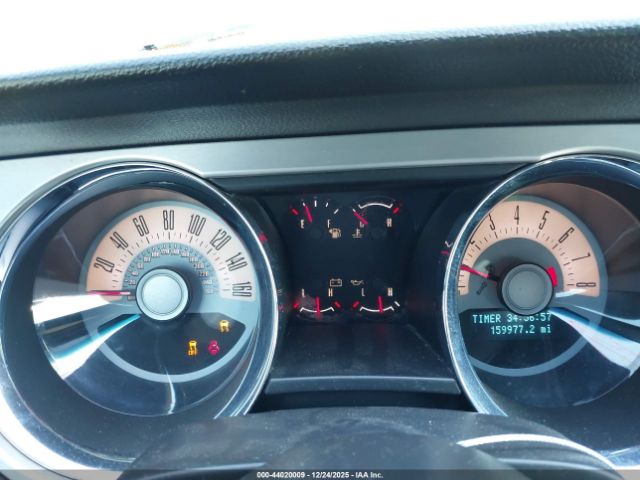 Ford Mustang V6 Premium Image 12