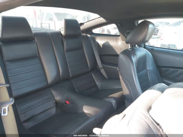 Ford Mustang V6 Premium Image 5