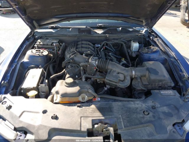 Ford Mustang V6 Premium Image 13