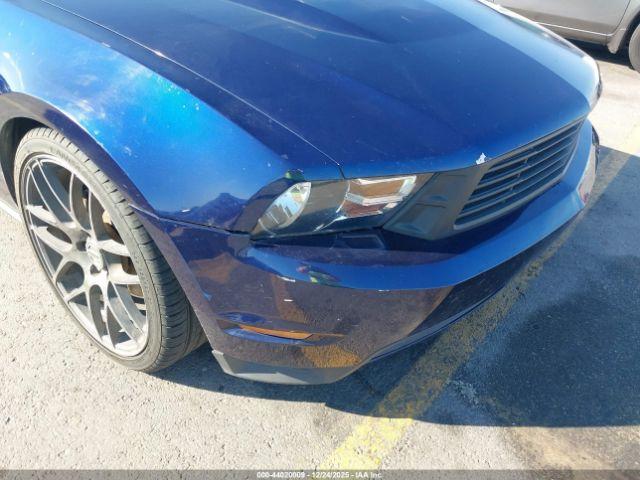 Ford Mustang V6 Premium Image 7