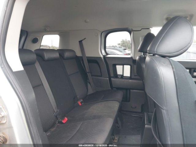 Toyota FJ Cruiser Image 9