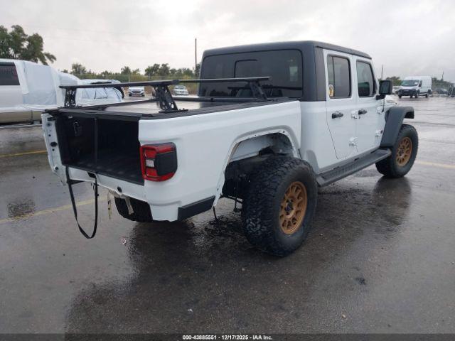 Jeep Gladiator Mojave 4x4 Image 14