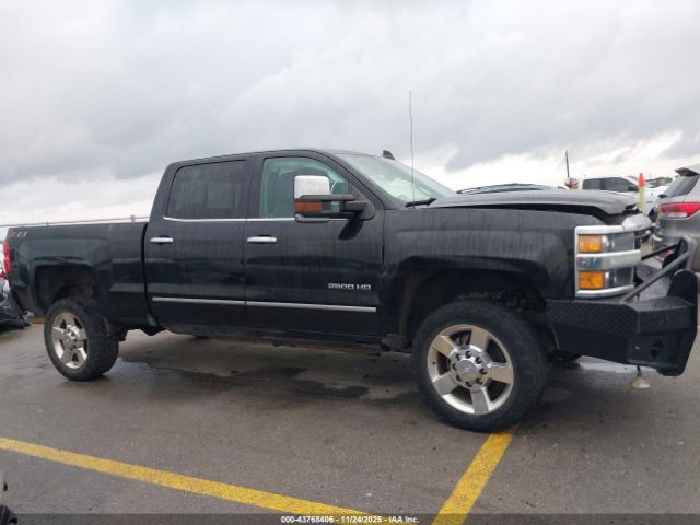 Chevrolet Silverado 2500 Ltz Image 14