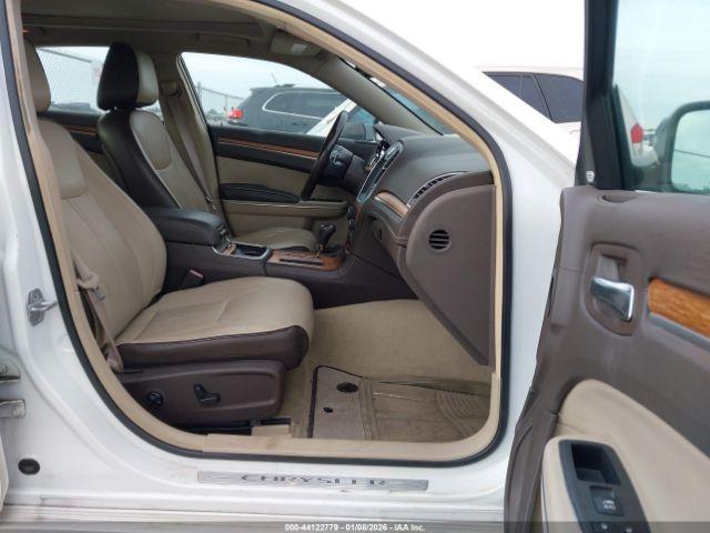 Chrysler 300c Luxury Series Image 7