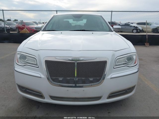 Chrysler 300c Luxury Series Image 12