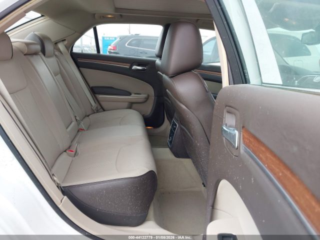 Chrysler 300c Luxury Series Image 10