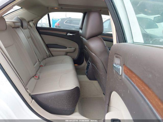 Chrysler 300c Luxury Series Image 10